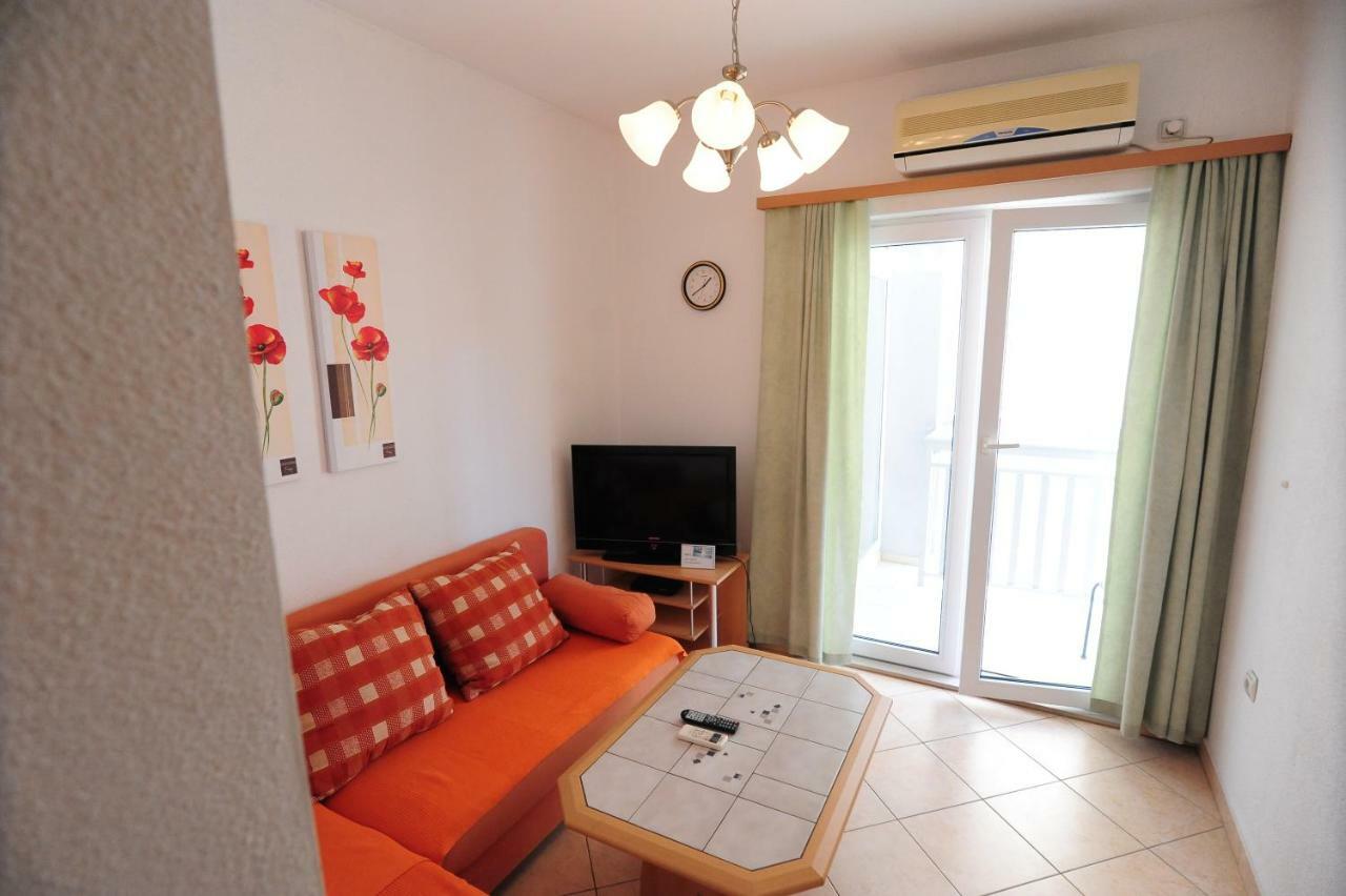 Apartments Knezevic Макарска Екстериор снимка