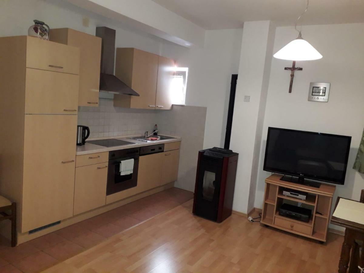 Apartments Knezevic Макарска Екстериор снимка